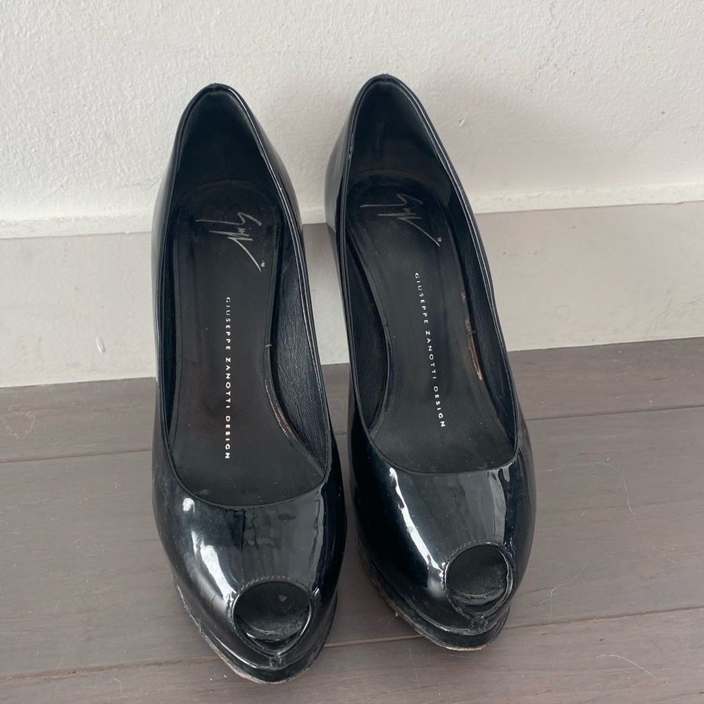 Giuseppe Zanotti Black Patent Leather Peep Toe Pumps - 37